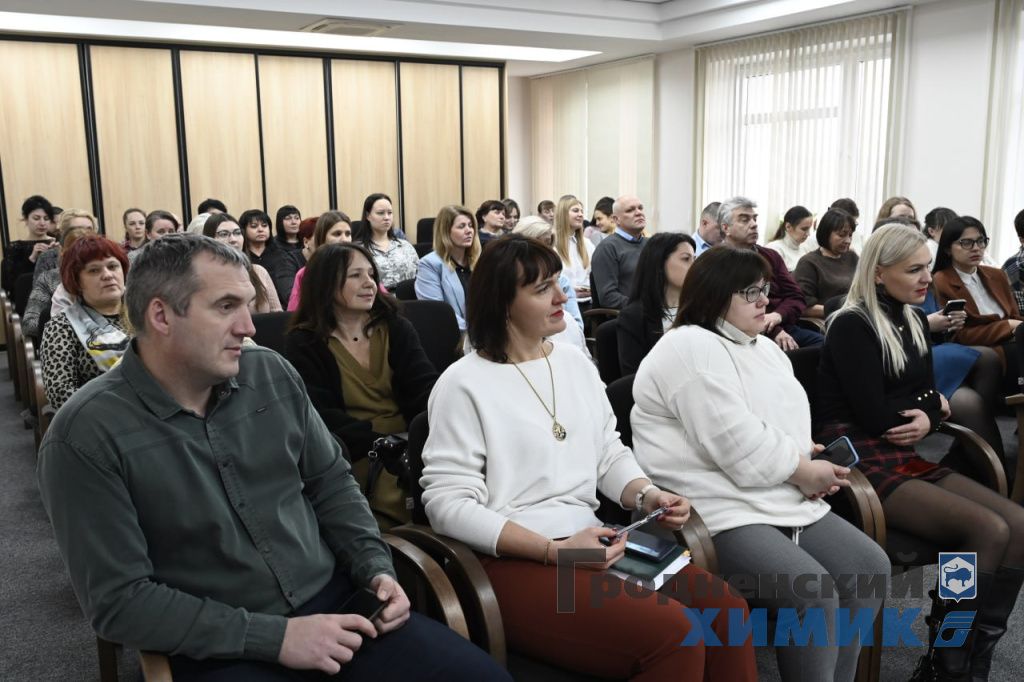 Руководство ОАО Гродно Азот провело встречу с редакцией газеты Гродненская правда и сотрудниками БТИ_1.jpg